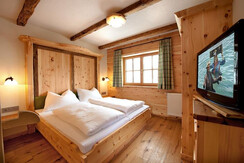 Feldingalm-Hofgastein-Schlafzimmer-Zirbenholz