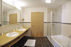 Familienzimmer-Suiten-Hotel-Gürtl