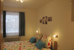 Schlafzimmer 1