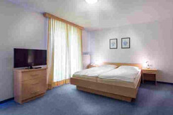 Pension-Gstrein-Bad-Hofgastein-Dreibettzimmer