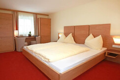 Doppelzimmer mit Nebenraum