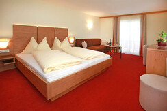 Familienzimmer mit Doppelcouch