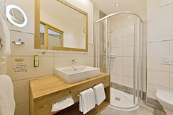 Badezimmer-Doppelzimmer-Saphir-superior