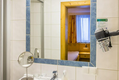 Ennskrax Schlafzimmer II Bad