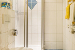 Ennskrax Schlafzimmer III Bad