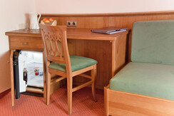 doppel-dreibettzimmer-03-gross