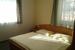 Schlafzimmer,gr.Wohnung