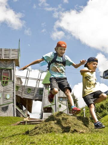 Adventure fun at Geisterberg: Kids enjoy joyful moments | © sanktjohann.com | Mirja Geh