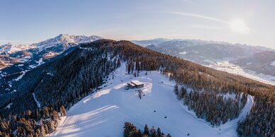 Lift station in Eben, Monte Popolo ski area, photographed from above. | © TVB Eben-O'MANS