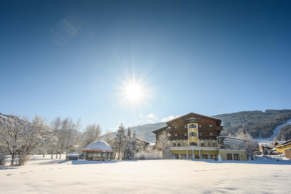 Hotel Zum Jungen Römer, directly at the ski-lift | © @Lorenz Masser/HZJR