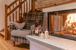 Hüttenromantik am offenen Kamin