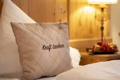 Symbolfoto Zimmer mit Polster