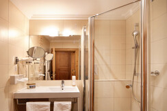 Bad Komfortzimmer Typ I und Familiensuite