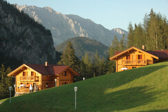 Hütten in der Abendsonne