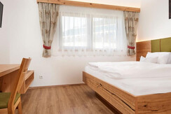 schlafzimmer-6-8-personen-