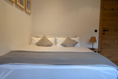 Doppelklappsofa im Wohn/Schlafraum