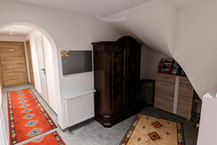 Vorhaus mit Info - Ecke