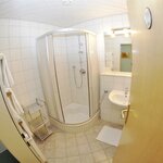 Photo of ap./2 bedrooms/shower or bath tube, WC