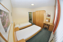 Bergappartement - Schlafzimmer 1 - Beispiel