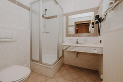 Badezimmer Familienzimmer