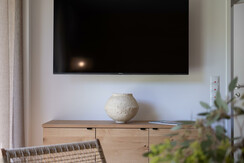 BASE 1.06 | wohnbereich mit tv