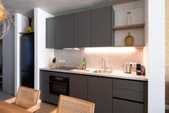 BASE 1.07 | küche mit essbereich