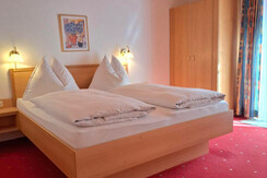 Bett Studio mit Balkon