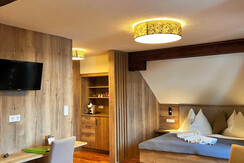 12CB1B6B-BD38-44AD-BE86-BF9A9B8C5AA2