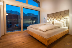 Bedroom Coburg On Top