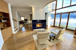 Wohnzimmer mit Kachelofen