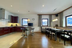 Küche und Esszimmer