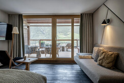 -color_web_goldberg2_0724-090072