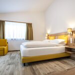 Photo of Junior suite, shower and bath, toilet, balcony