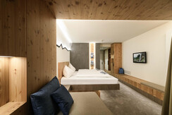 Double casual west plus