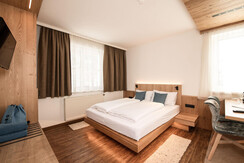 Family & Friends east