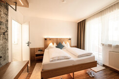 Family & Friends west plus