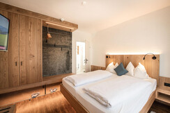 Family & Friends west plus