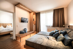 Family & Friends west plus