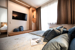 Family & Friends west plus