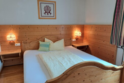 Schlafzimmer 2-Enzian