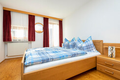 Schlafzimmer im ersten Stock