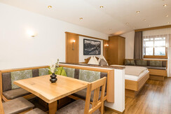 Apartment Iris Wohn-/Schlafraum