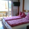 Photo of double room with shower, WC, TV