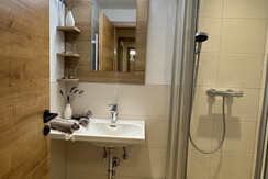 Appartement Nr. 3 | Badezimmer NEU | Dusche & Wc