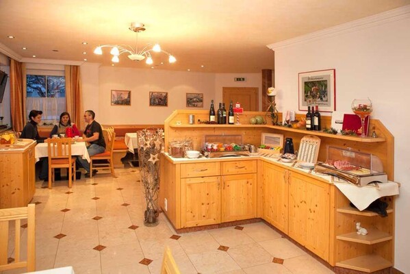 landhaus_gastein_dorfgastein_fruehstuecksraum