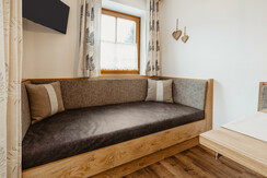 Gemütliche Couch OG 1