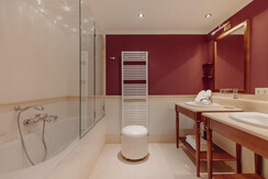 Luxuriöses Badezimmer - Residenz Suite Maisonette