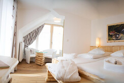 familienzimmer-ramsau_hotel-hartweger_Slide 2_Natü