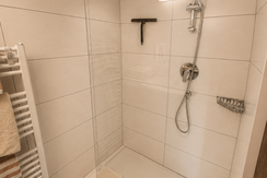 bathroom / Shower