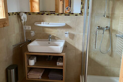 2b94173a-3d48-4fca-af2f-6643aa315249